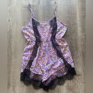Reverse mini romper shorts jumper lace leopard floral spaghetti strap EUC medium